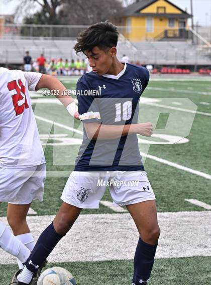Thumbnail 3 in Lee @ Central Catholic photogallery.