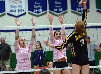 Thumbnail 3 in Mater Dei vs. El Dorado (Durango Fall Classic) photogallery.