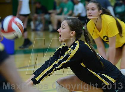 Thumbnail 2 in Mater Dei vs. El Dorado (Durango Fall Classic) photogallery.
