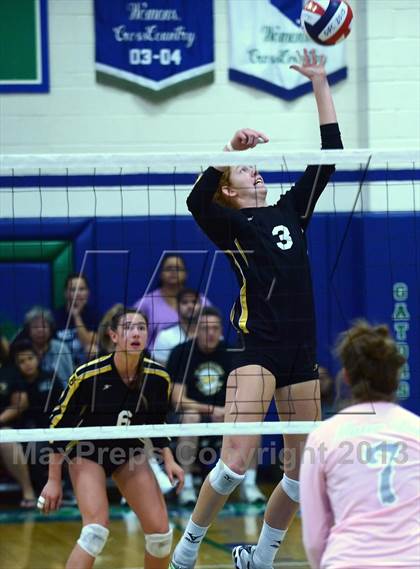 Thumbnail 3 in Mater Dei vs. El Dorado (Durango Fall Classic) photogallery.