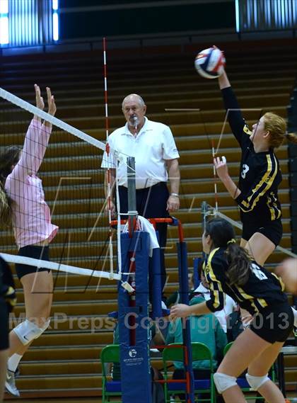 Thumbnail 3 in Mater Dei vs. El Dorado (Durango Fall Classic) photogallery.