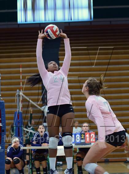 Thumbnail 1 in Mater Dei vs. El Dorado (Durango Fall Classic) photogallery.