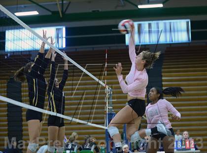 Thumbnail 2 in Mater Dei vs. El Dorado (Durango Fall Classic) photogallery.