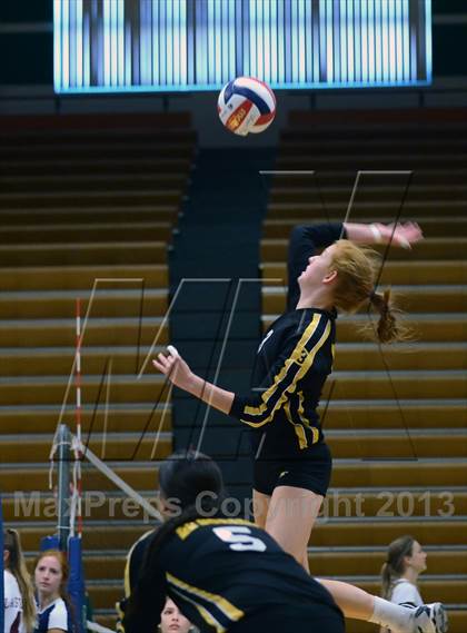 Thumbnail 3 in Mater Dei vs. El Dorado (Durango Fall Classic) photogallery.