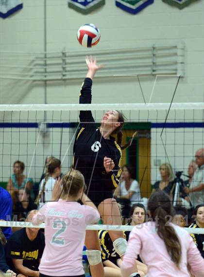 Thumbnail 2 in Mater Dei vs. El Dorado (Durango Fall Classic) photogallery.