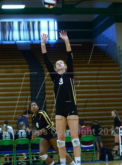 Thumbnail 1 in Mater Dei vs. El Dorado (Durango Fall Classic) photogallery.