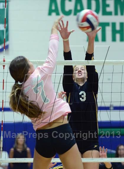 Thumbnail 3 in Mater Dei vs. El Dorado (Durango Fall Classic) photogallery.