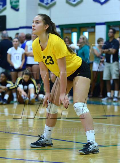 Thumbnail 3 in Mater Dei vs. El Dorado (Durango Fall Classic) photogallery.