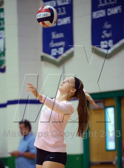 Thumbnail 3 in Mater Dei vs. El Dorado (Durango Fall Classic) photogallery.