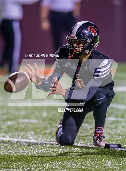 Thumbnail 2 in La Marque vs. Coldspring-Oakhurst photogallery.