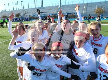 Thumbnail 1 in Scotch Plains-Fanwood vs. Hunterdon Central (NJSIAA Group 4 Final)  photogallery.
