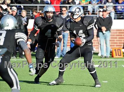 Thumbnail 3 in Carroll vs. Guyer (5A Division 2 Quarterfinals) photogallery.