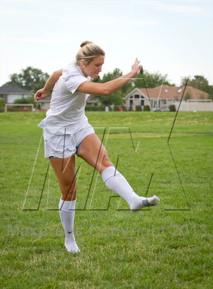 Thumbnail 3 in Viewmont (Preseason Early Contenders Soccer Photo Shoot) photogallery.