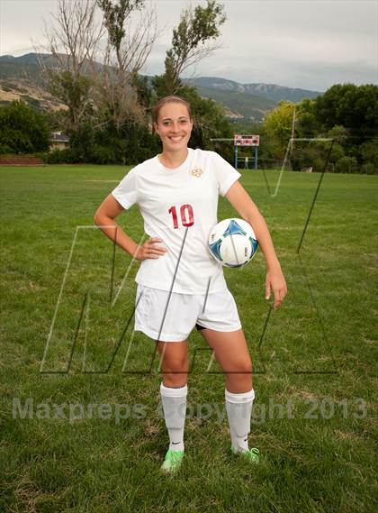Thumbnail 1 in Viewmont (Preseason Early Contenders Soccer Photo Shoot) photogallery.