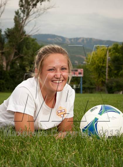 Thumbnail 1 in Viewmont (Preseason Early Contenders Soccer Photo Shoot) photogallery.