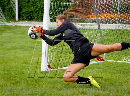 Thumbnail 3 in Viewmont (Preseason Early Contenders Soccer Photo Shoot) photogallery.