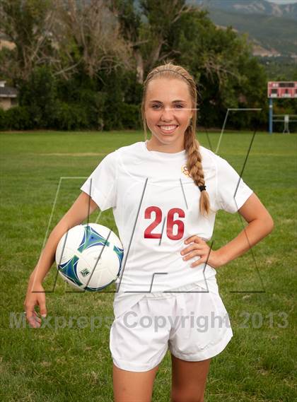 Thumbnail 2 in Viewmont (Preseason Early Contenders Soccer Photo Shoot) photogallery.