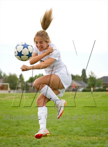 Thumbnail 3 in Viewmont (Preseason Early Contenders Soccer Photo Shoot) photogallery.
