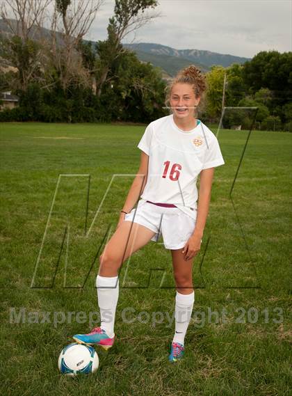 Thumbnail 3 in Viewmont (Preseason Early Contenders Soccer Photo Shoot) photogallery.