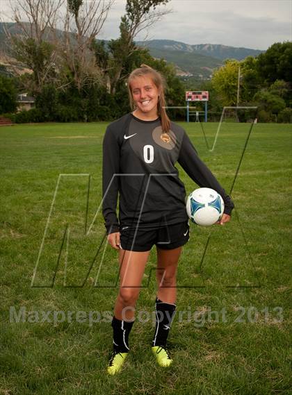 Thumbnail 3 in Viewmont (Preseason Early Contenders Soccer Photo Shoot) photogallery.
