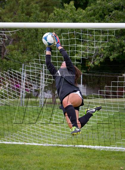 Thumbnail 2 in Viewmont (Preseason Early Contenders Soccer Photo Shoot) photogallery.
