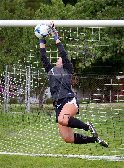 Thumbnail 1 in Viewmont (Preseason Early Contenders Soccer Photo Shoot) photogallery.