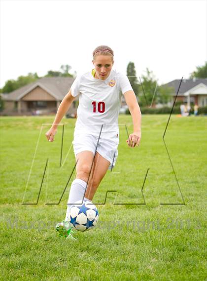 Thumbnail 2 in Viewmont (Preseason Early Contenders Soccer Photo Shoot) photogallery.