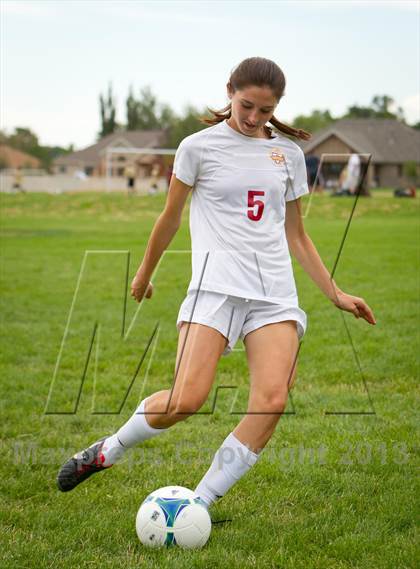 Thumbnail 2 in Viewmont (Preseason Early Contenders Soccer Photo Shoot) photogallery.