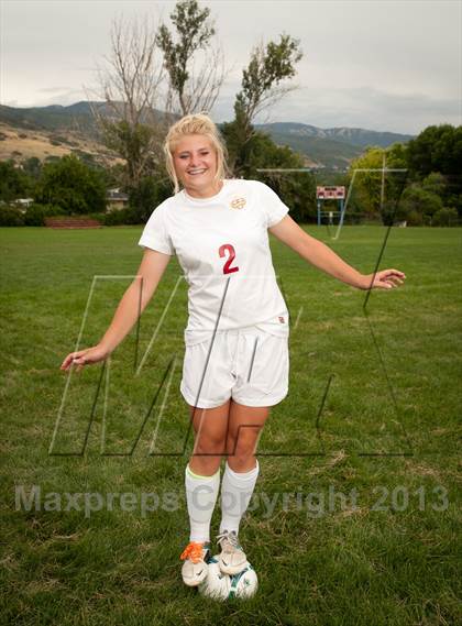 Thumbnail 2 in Viewmont (Preseason Early Contenders Soccer Photo Shoot) photogallery.