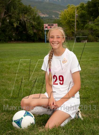 Thumbnail 2 in Viewmont (Preseason Early Contenders Soccer Photo Shoot) photogallery.