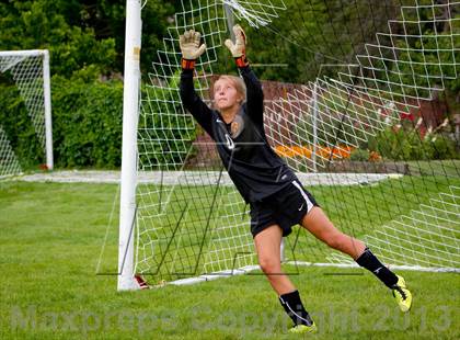 Thumbnail 1 in Viewmont (Preseason Early Contenders Soccer Photo Shoot) photogallery.