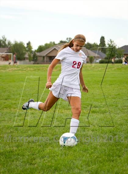 Thumbnail 2 in Viewmont (Preseason Early Contenders Soccer Photo Shoot) photogallery.