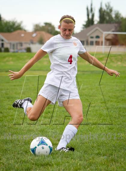 Thumbnail 2 in Viewmont (Preseason Early Contenders Soccer Photo Shoot) photogallery.