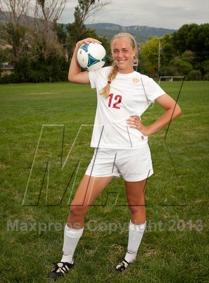 Thumbnail 3 in Viewmont (Preseason Early Contenders Soccer Photo Shoot) photogallery.