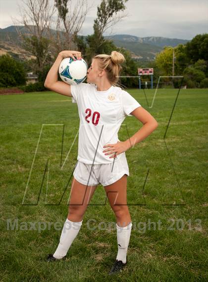Thumbnail 3 in Viewmont (Preseason Early Contenders Soccer Photo Shoot) photogallery.