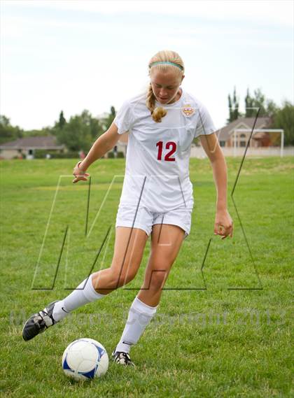 Thumbnail 3 in Viewmont (Preseason Early Contenders Soccer Photo Shoot) photogallery.