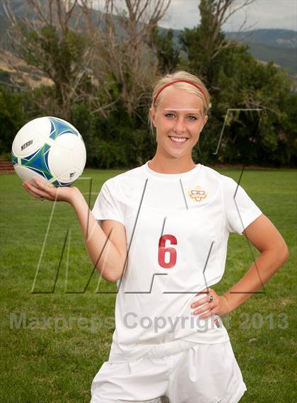 Thumbnail 1 in Viewmont (Preseason Early Contenders Soccer Photo Shoot) photogallery.