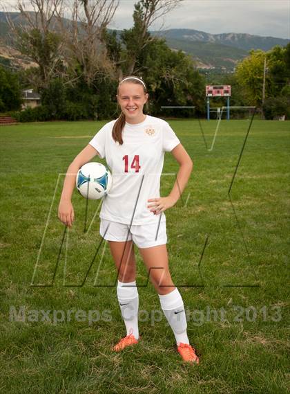 Thumbnail 3 in Viewmont (Preseason Early Contenders Soccer Photo Shoot) photogallery.