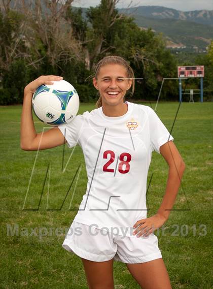 Thumbnail 1 in Viewmont (Preseason Early Contenders Soccer Photo Shoot) photogallery.