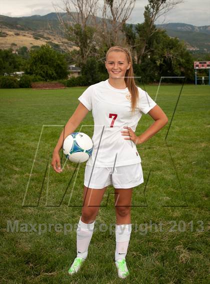 Thumbnail 3 in Viewmont (Preseason Early Contenders Soccer Photo Shoot) photogallery.