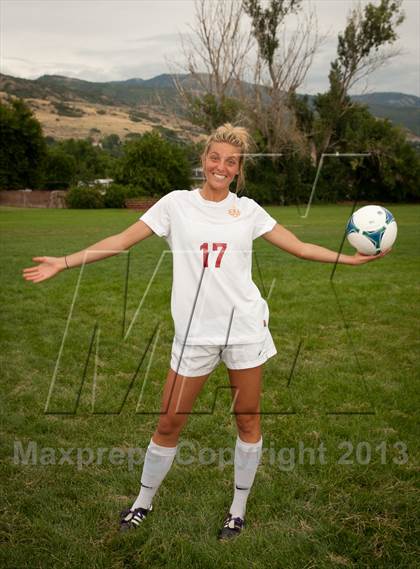 Thumbnail 2 in Viewmont (Preseason Early Contenders Soccer Photo Shoot) photogallery.