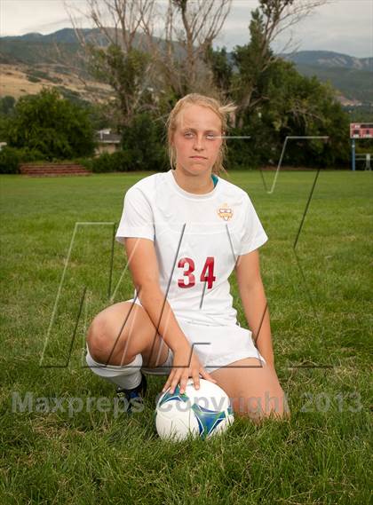 Thumbnail 3 in Viewmont (Preseason Early Contenders Soccer Photo Shoot) photogallery.