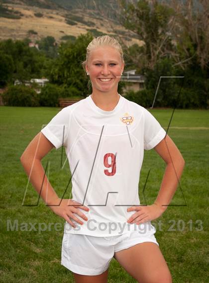 Thumbnail 1 in Viewmont (Preseason Early Contenders Soccer Photo Shoot) photogallery.