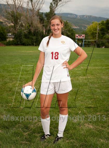 Thumbnail 1 in Viewmont (Preseason Early Contenders Soccer Photo Shoot) photogallery.