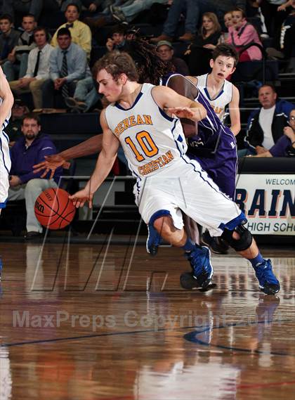 Thumbnail 2 in Berean Christian vs Tennessee School for the Deaf (TSSAA D2-A District Consolation) photogallery.