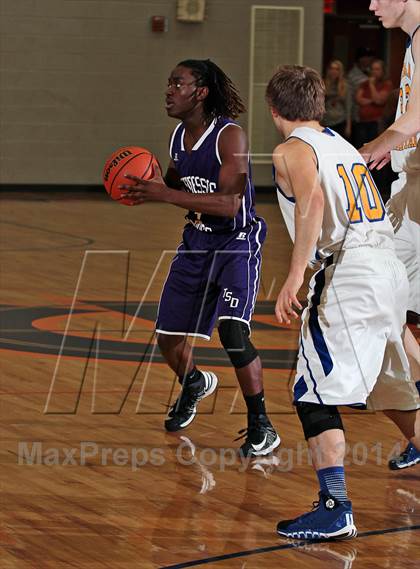 Thumbnail 2 in Berean Christian vs Tennessee School for the Deaf (TSSAA D2-A District Consolation) photogallery.