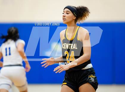 Thumbnail 2 in Central Gwinnett vs McEachern (GHSA 7A Elite 8 Playoff) photogallery.