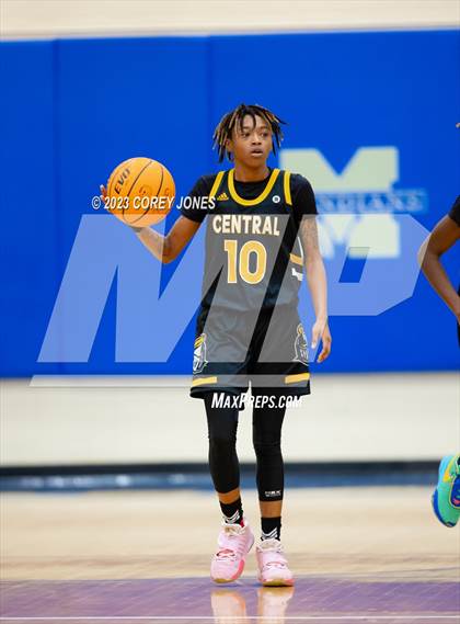 Thumbnail 3 in Central Gwinnett vs McEachern (GHSA 7A Elite 8 Playoff) photogallery.