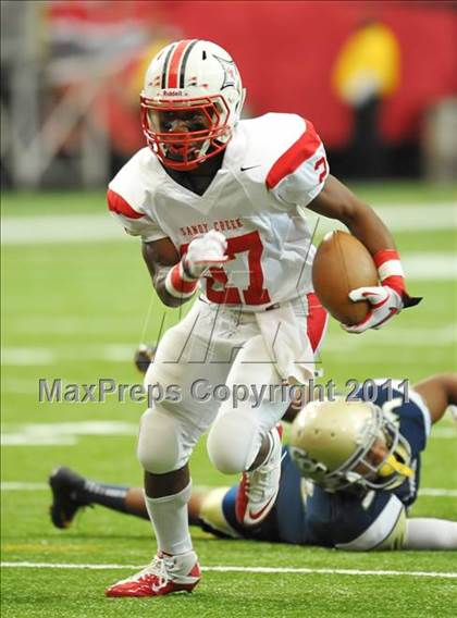 Thumbnail 2 in Sandy Creek vs. Drew (Great American Football Classic) photogallery.