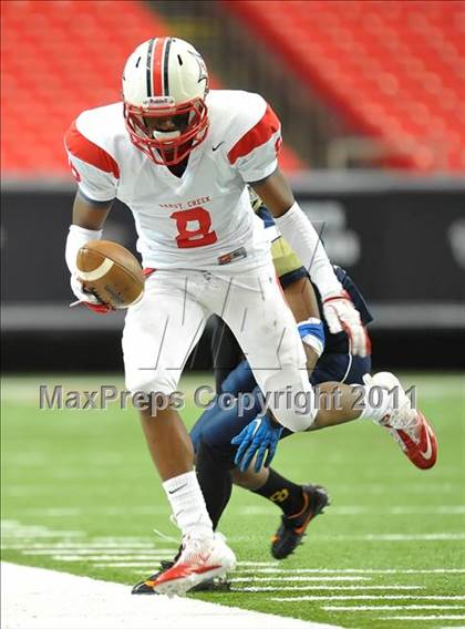 Thumbnail 3 in Sandy Creek vs. Drew (Great American Football Classic) photogallery.